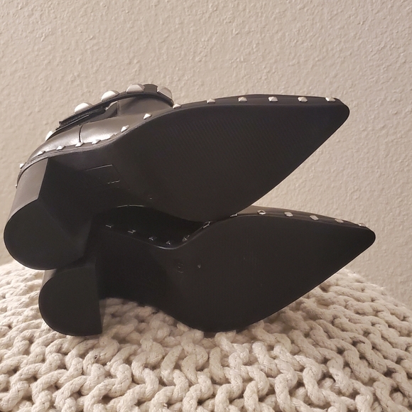 New Charles David Black Studded Bootie Boot size 6 - Picture 8 of 9